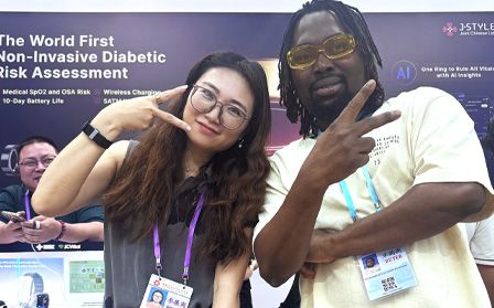 J-STYLE's Medical Smart Rings and Bands  Capture Global Attention at Canton Fair 2025