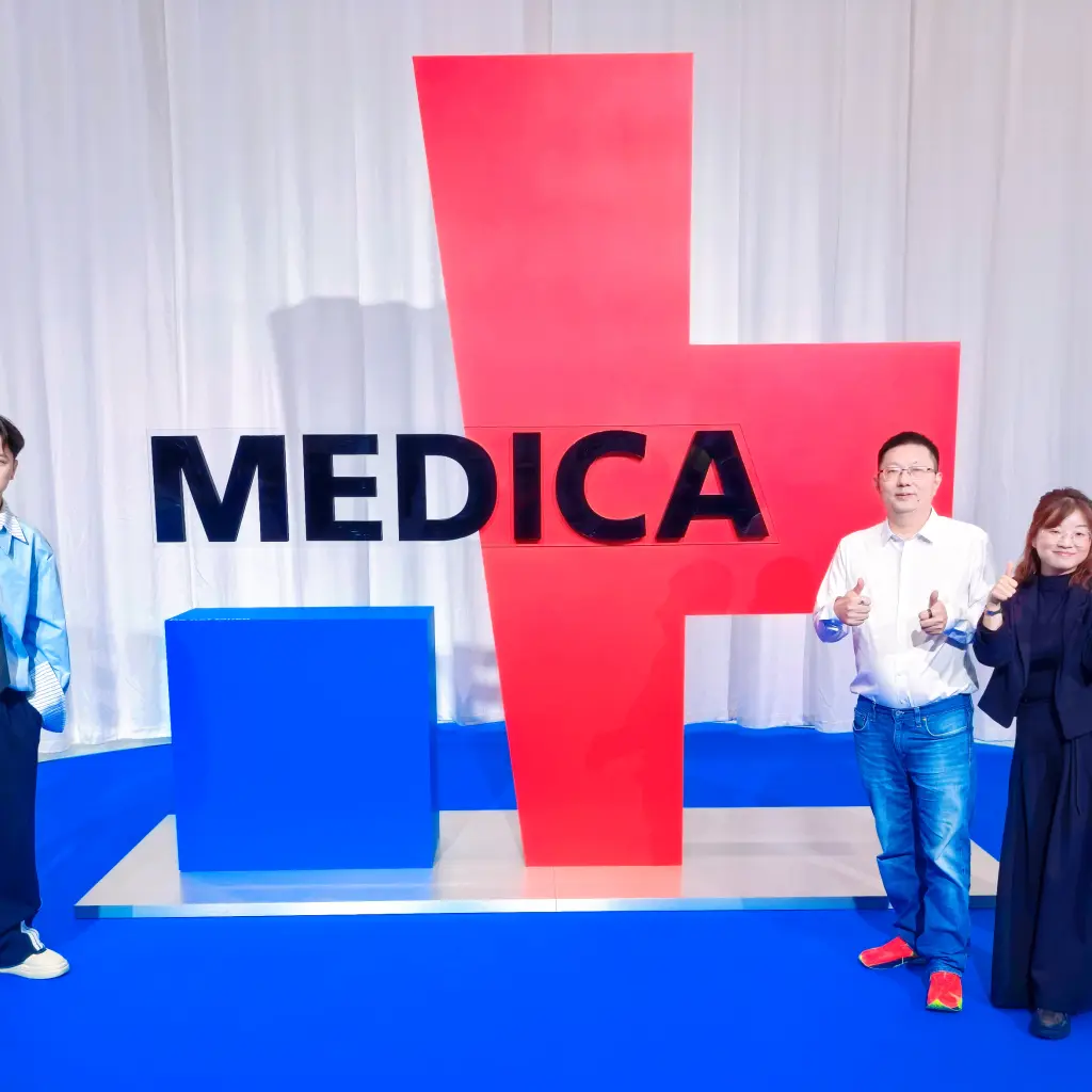 J-STYLE at MEDICA: AI-Powered Smart Wearables Captivate Global Attention in Düsseldorf